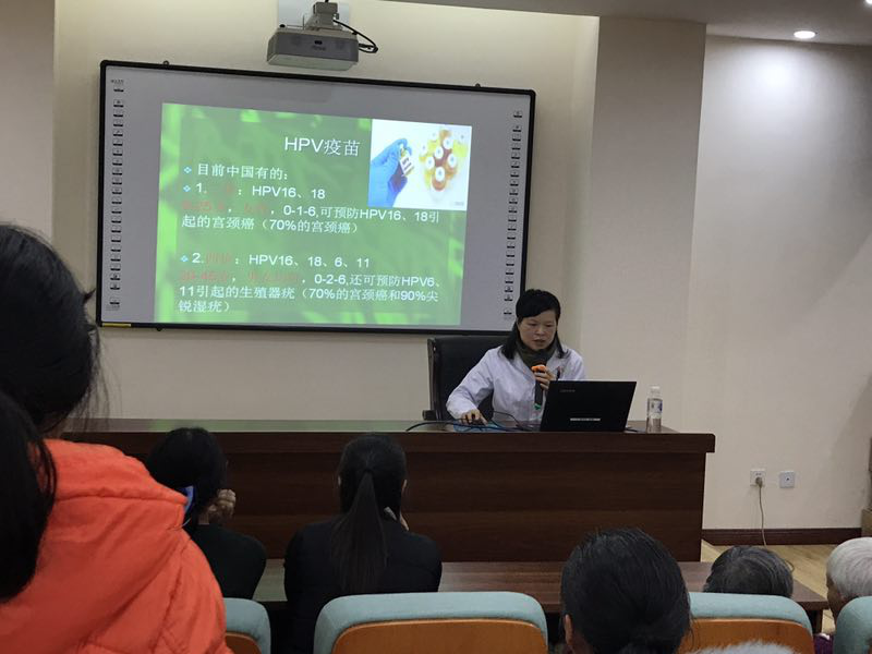 万虹在石棉县开展科普讲座.png